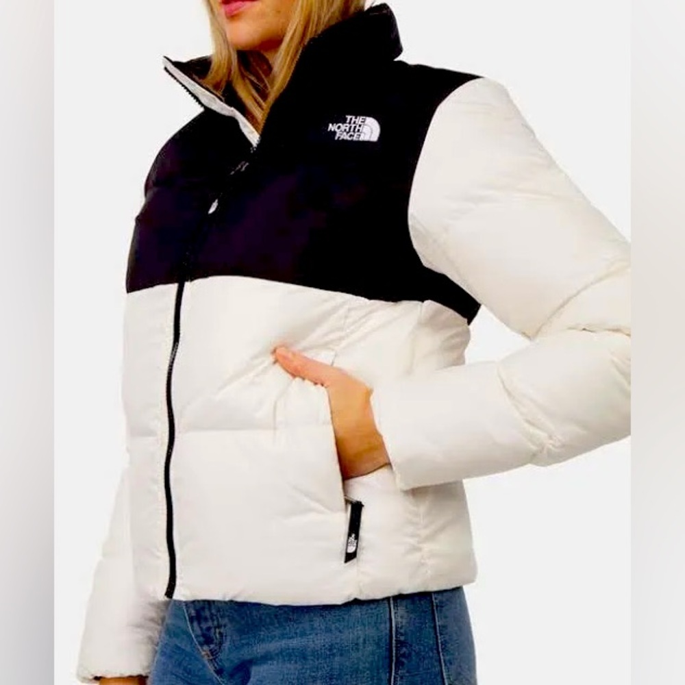 BRAND NEW! 😳The North Face retro Nuptse jacket. The trendy it jacket right now!